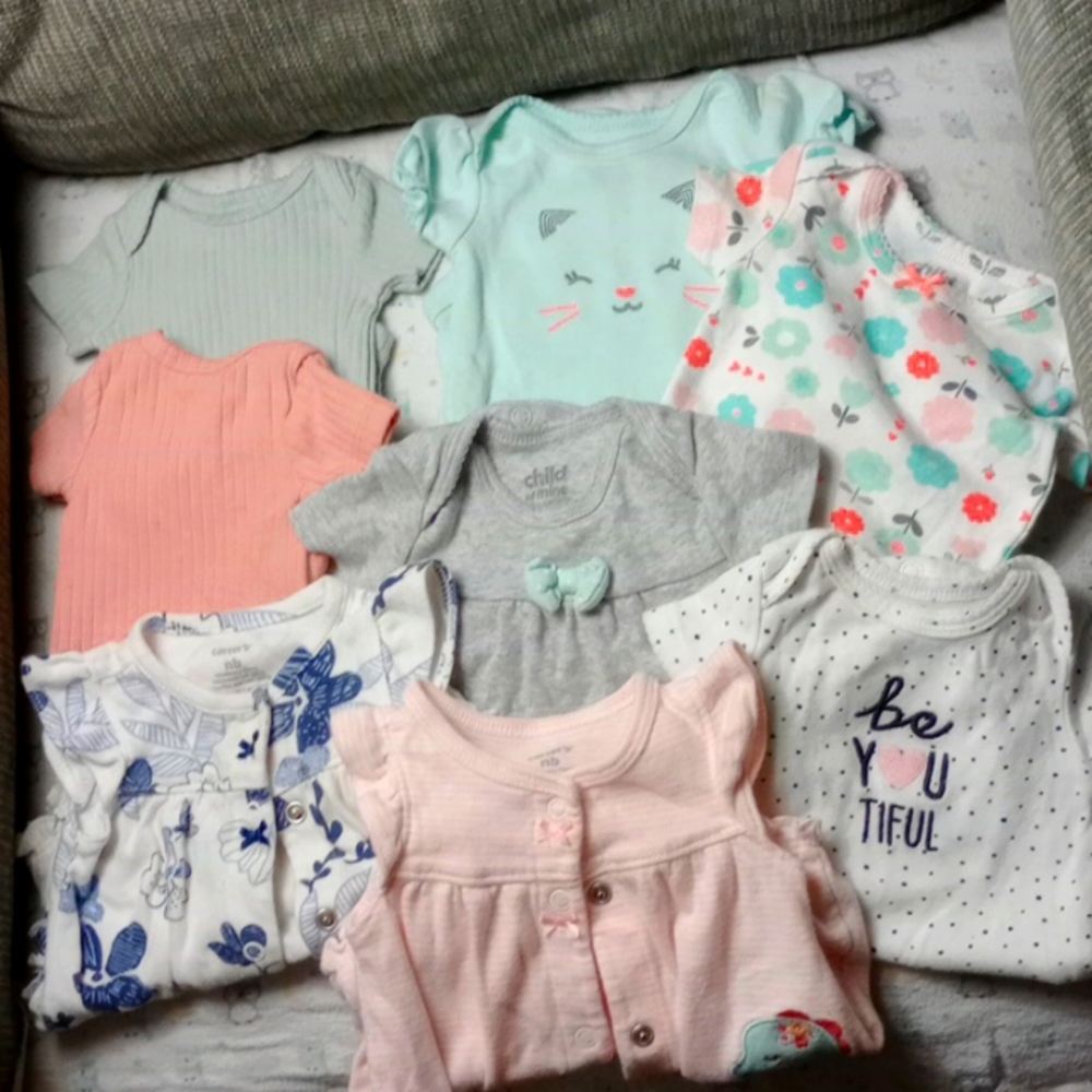 CARTER'S 8 PIECE - short sleeve newborn BUNDLE